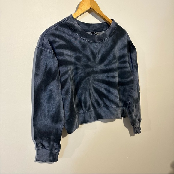 J.O & CO Tie-Dye Cropped Crew Neck Sweater - Picture 2 of 6